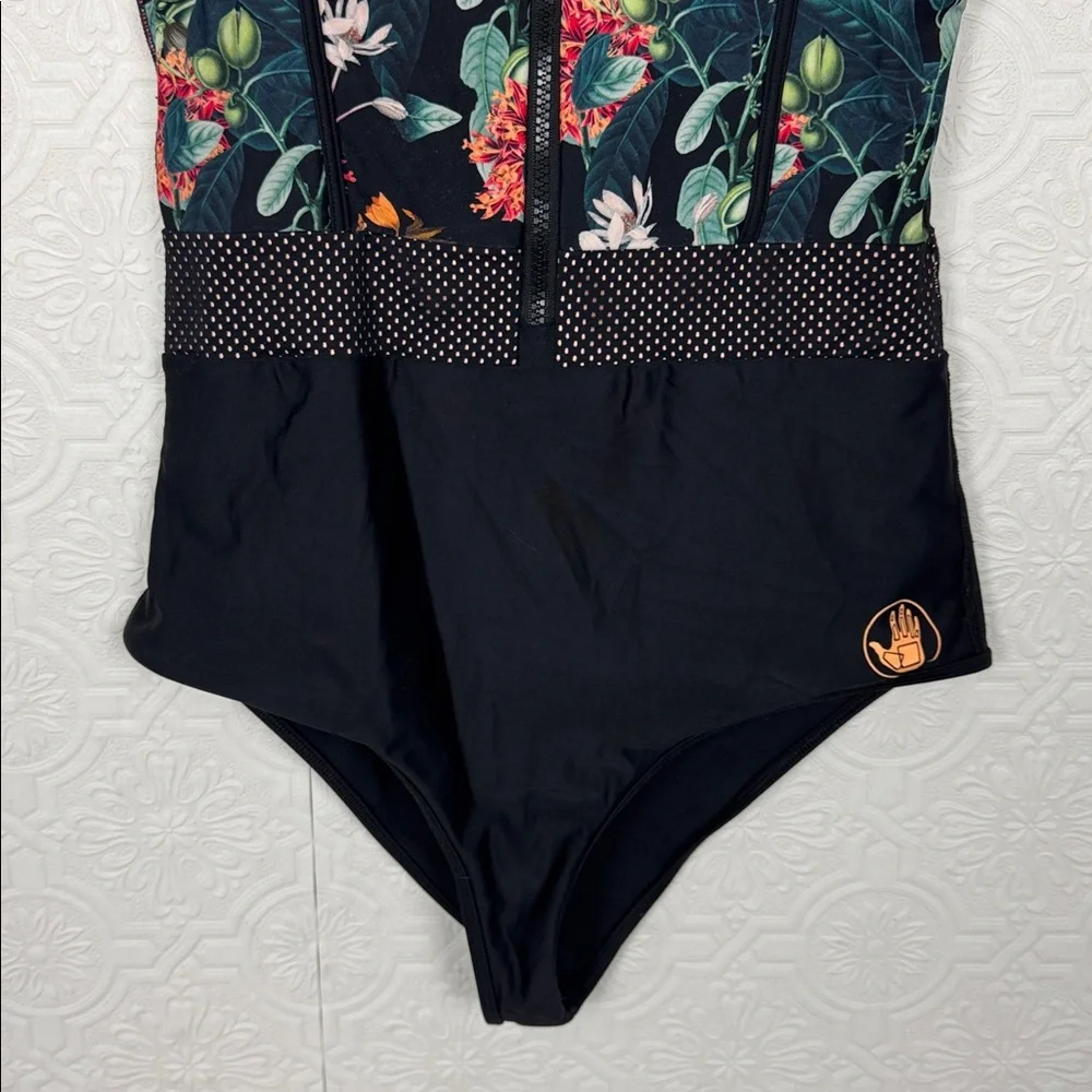 Body Glove Black Floral Zip Front One Piece Swimsuit Women’s Size Medium